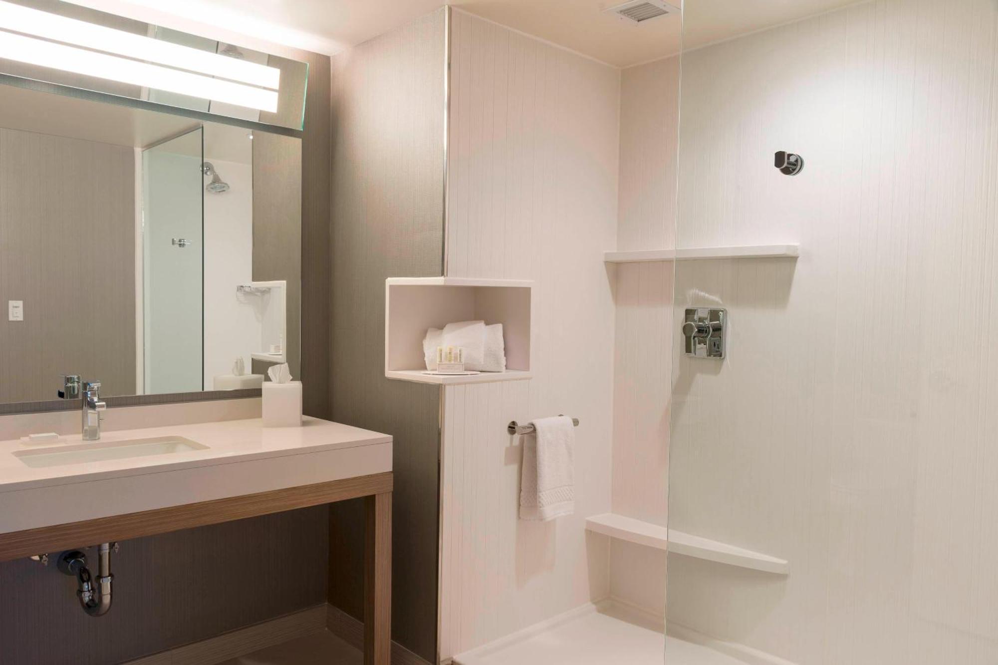 Courtyard By Marriott Mt. Pleasant At Central Michigan University Mount Pleasant Ngoại thất bức ảnh