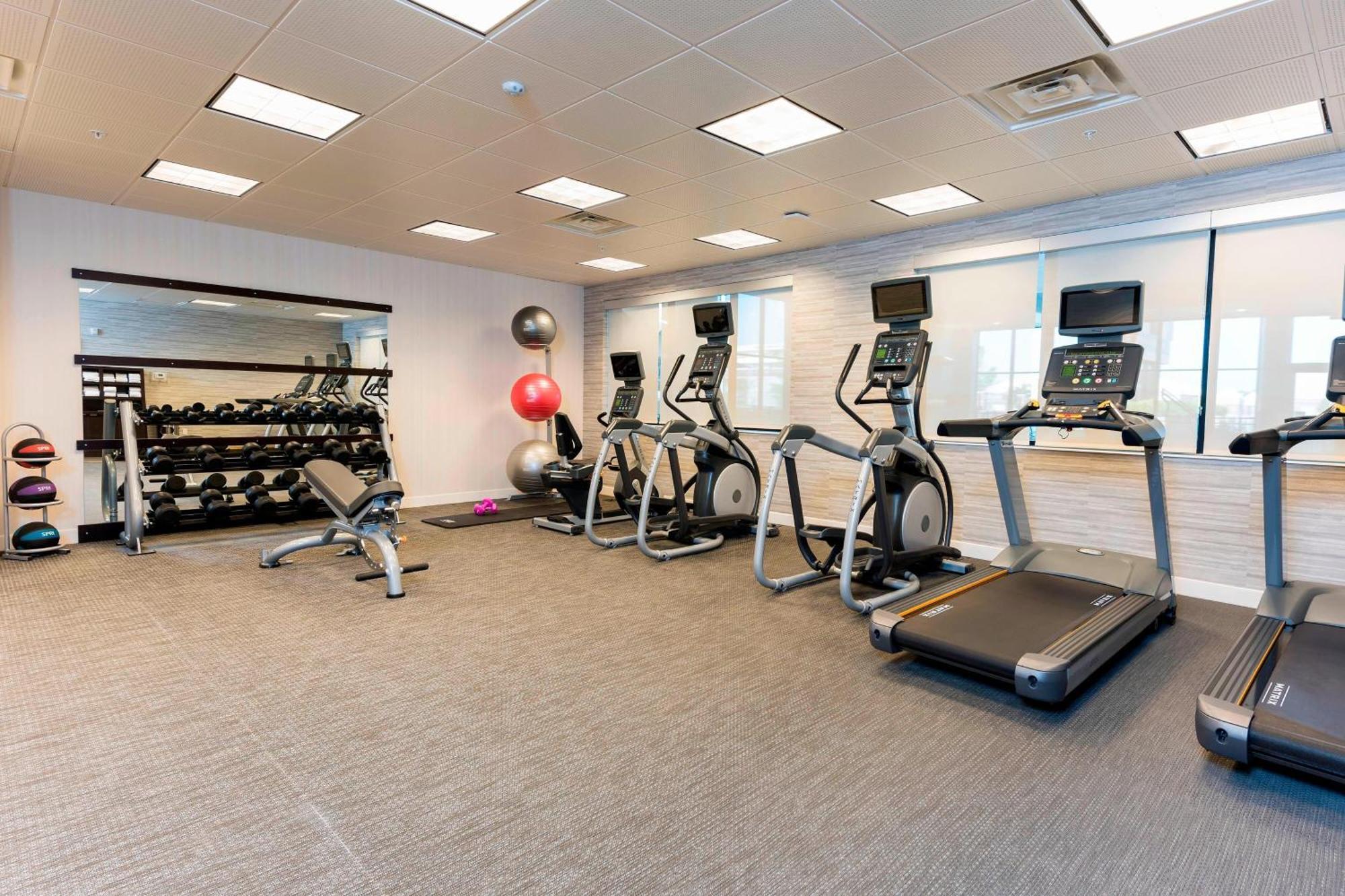 Courtyard By Marriott Mt. Pleasant At Central Michigan University Mount Pleasant Ngoại thất bức ảnh