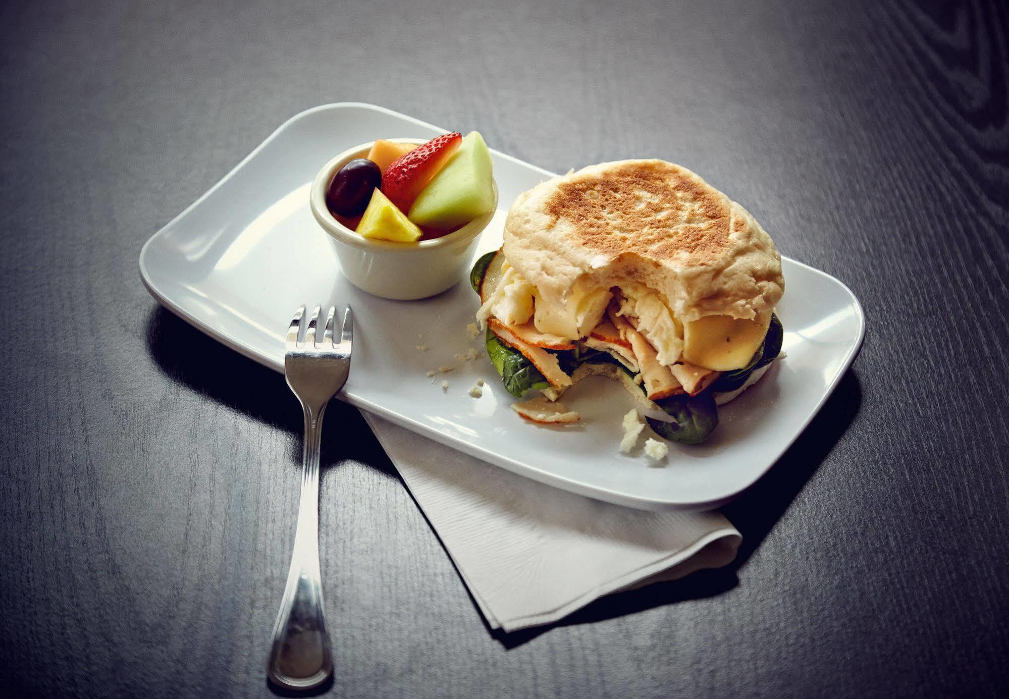 Courtyard By Marriott Mt. Pleasant At Central Michigan University Mount Pleasant Ngoại thất bức ảnh
