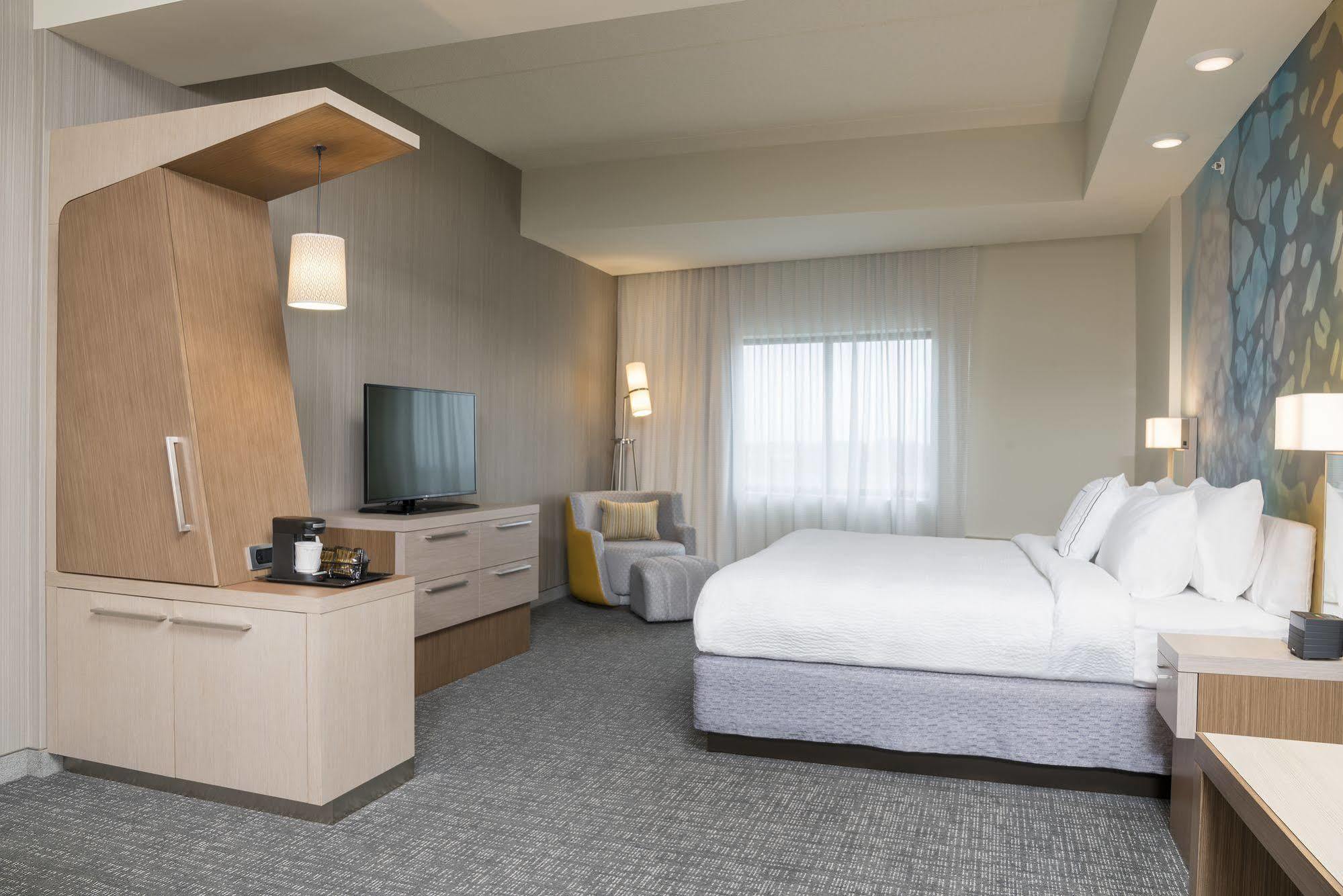 Courtyard By Marriott Mt. Pleasant At Central Michigan University Mount Pleasant Ngoại thất bức ảnh